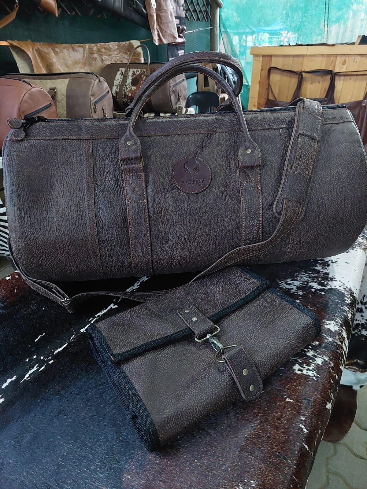 Olifant Duffel Bag & Roll-Up Toiletry Bag Combo