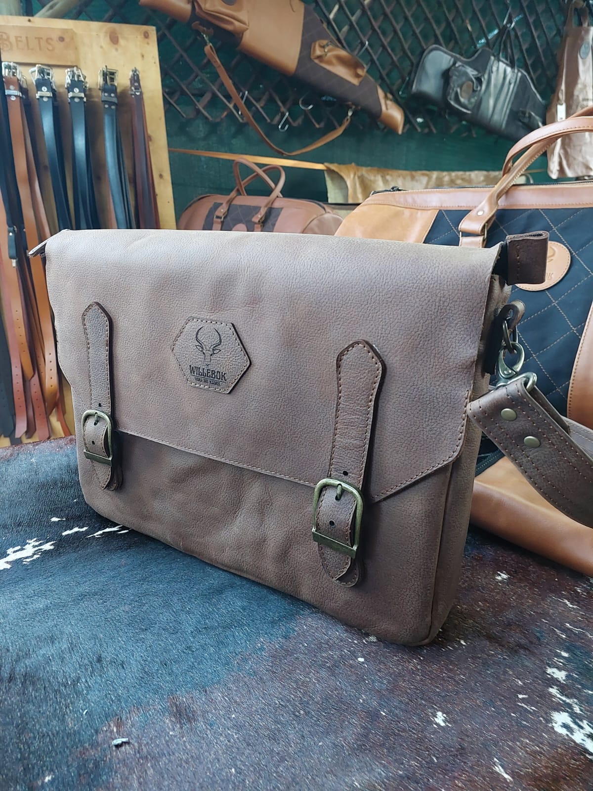 Waterbok Laptop bag w/ Canvas 16''