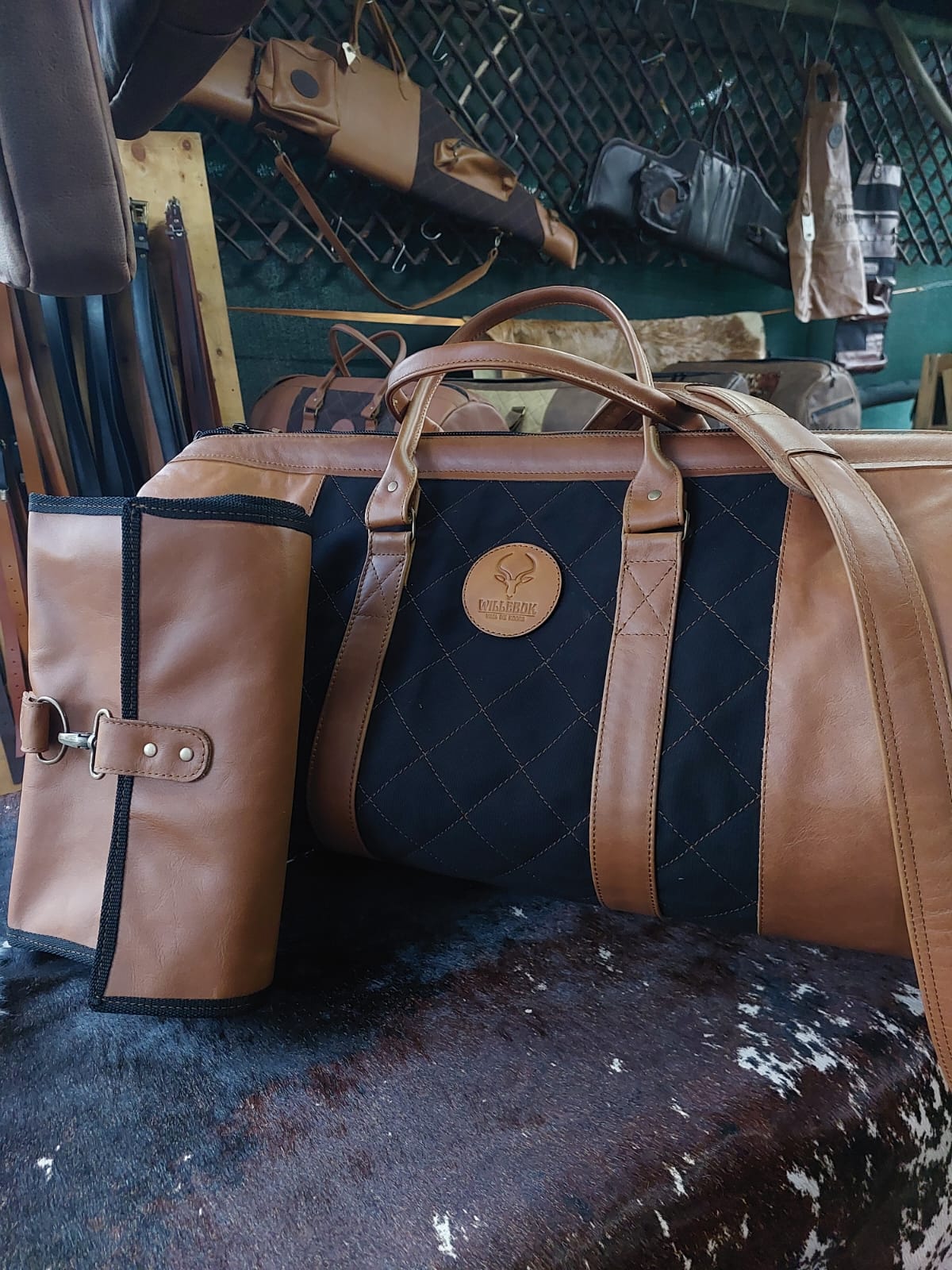 Olifant duffel bag w/ canvas & Roll-Up Toiletry Bag Combo