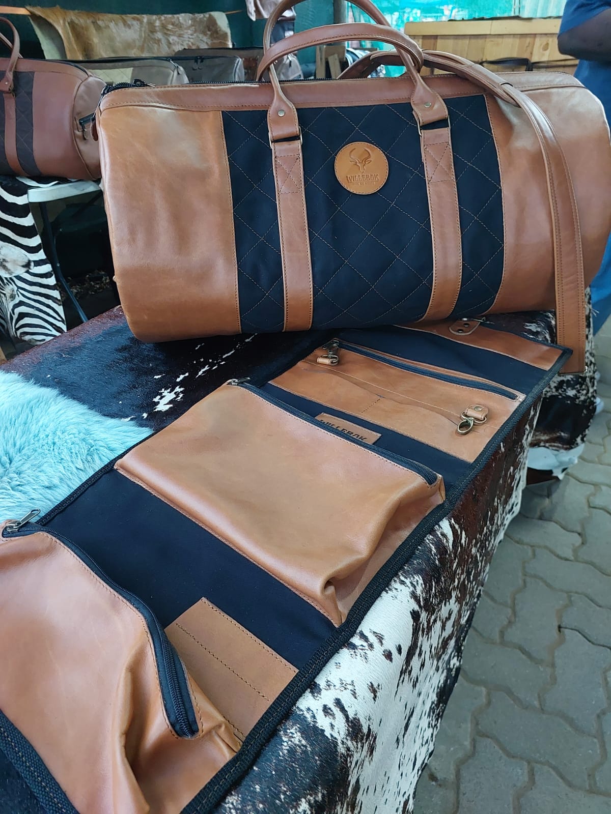 Olifant duffel bag w/ canvas & Roll-Up Toiletry Bag Combo