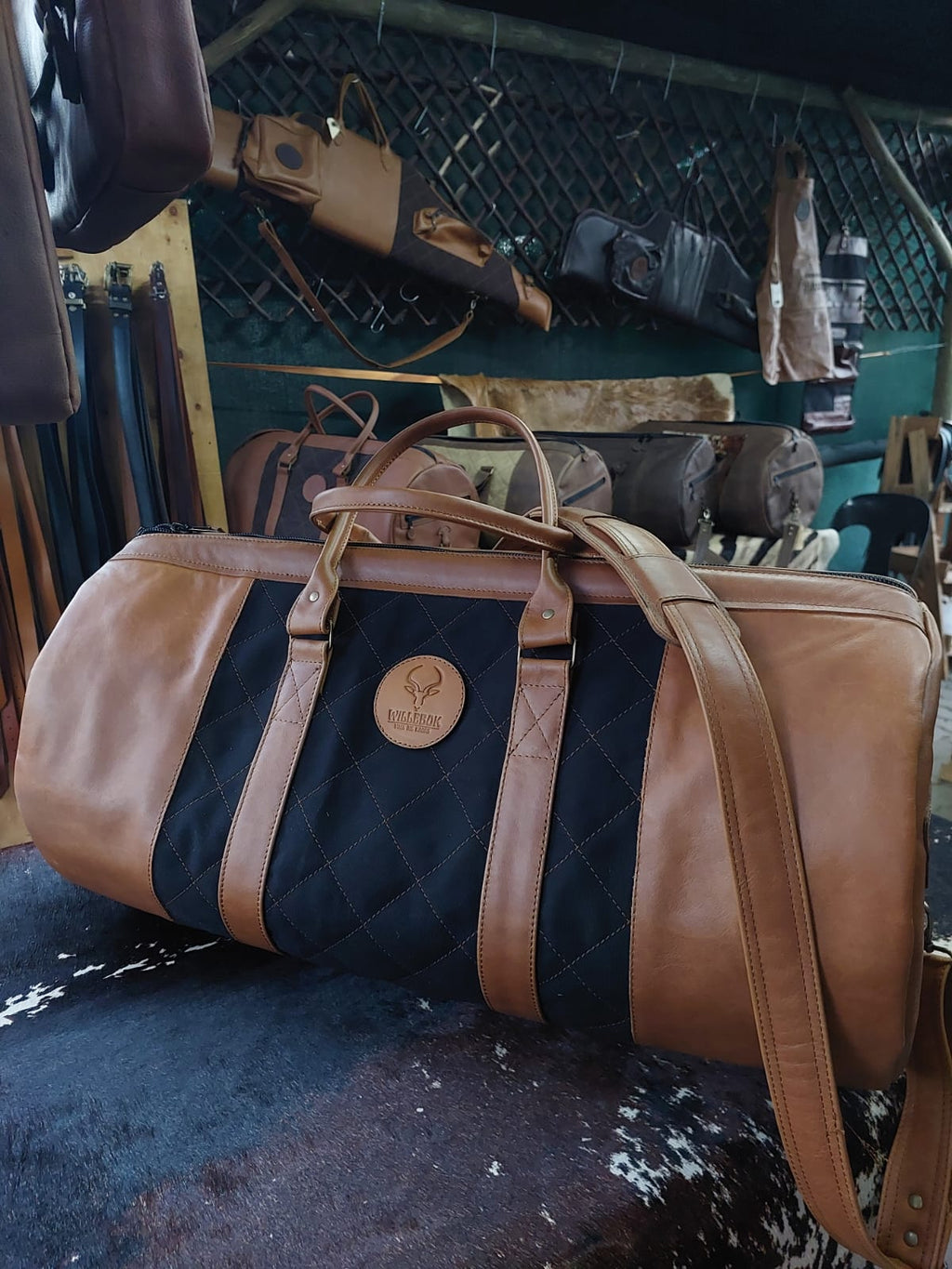 Olifant Duffel Bag w/ Canvas